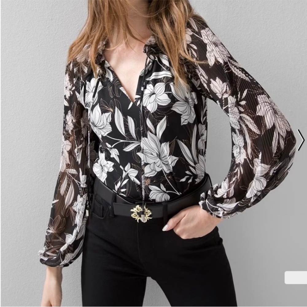 NWT WHBM Magnolia Lines Black Top
